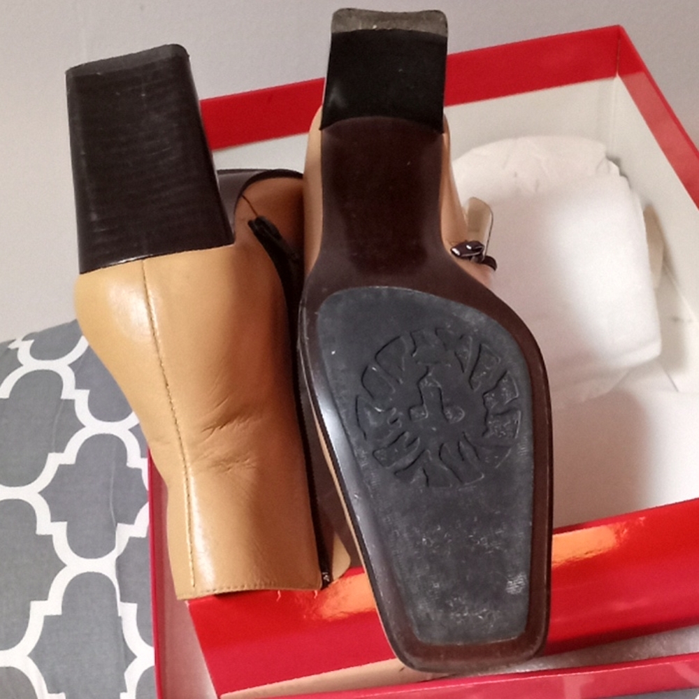 Ann Klein boots camel color size 7 1/2 M - Picture 3 of 3